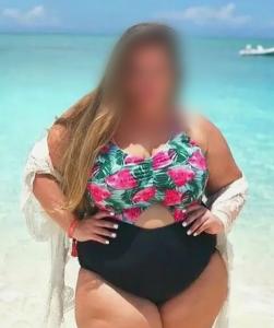 643779211: Chica busca chico en Pontevedra