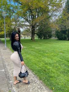 631742240: Chica busca chico en Madrid