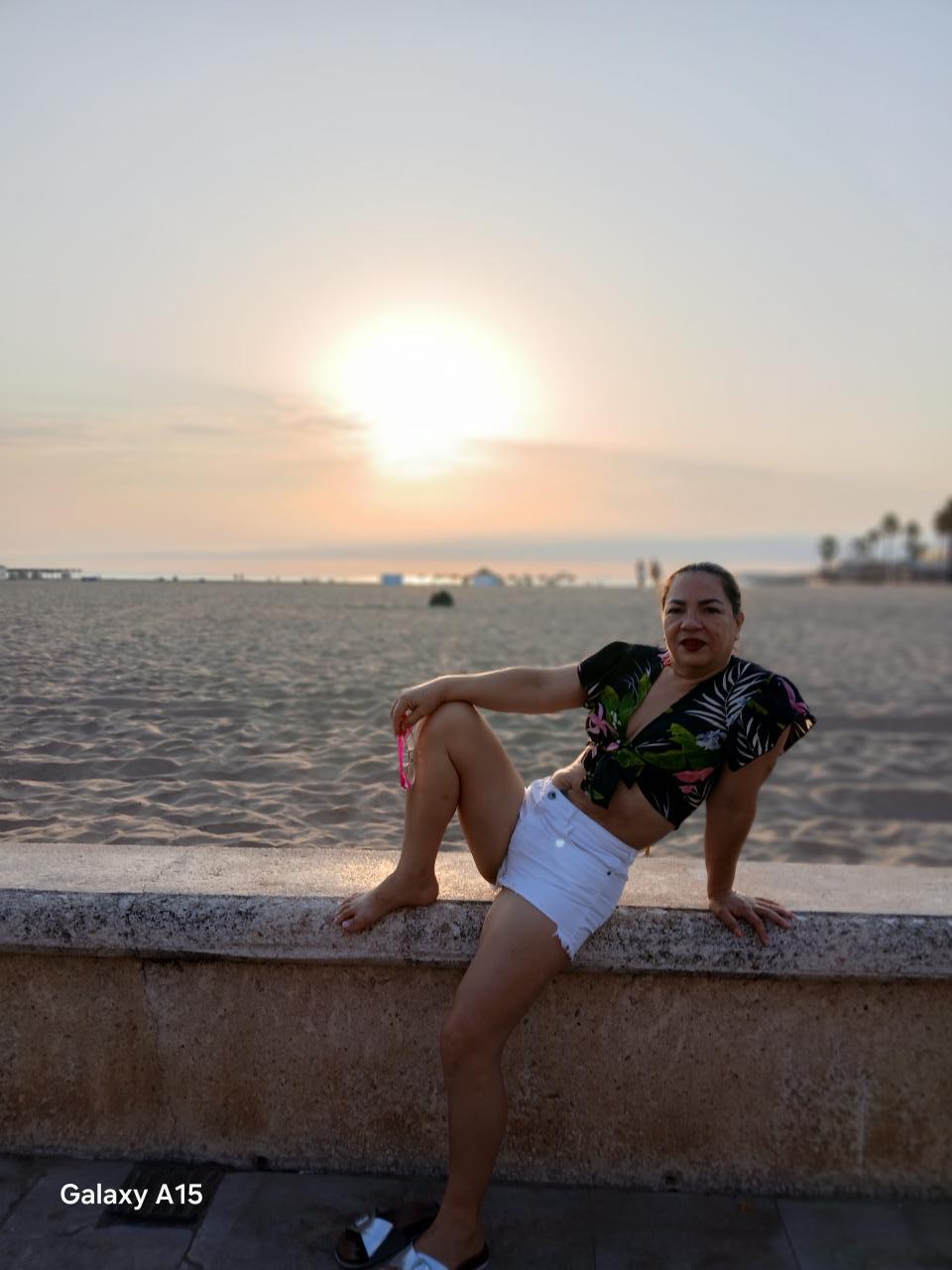 677226635: Chica busca chico en Valencia