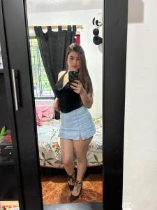 632734159: Chica busca chico en Barcelona