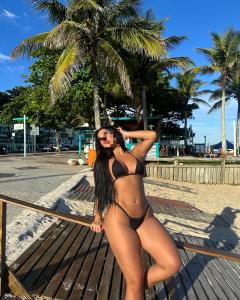 613397499: Chica busca chico en La Coruña