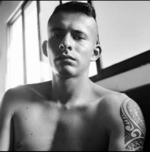 Chico busca chica en Granada: 