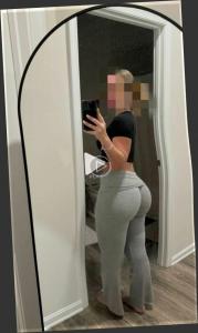 699855359: Chica busca chico en Gerona