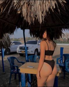 Chica busca chico en Ibiza: 