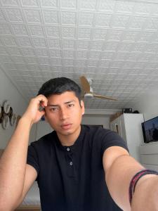 623464165: Chico busca chica en Valencia