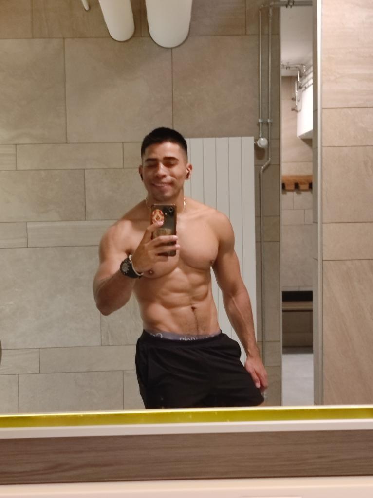 Chico busca chica en Málaga: 