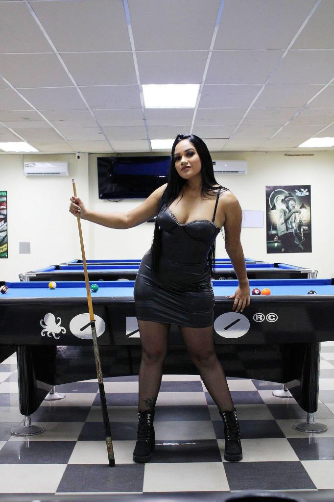 613947348: Chica busca chico en Lugo