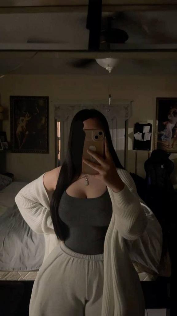 634787115: Chica busca chico en Málaga