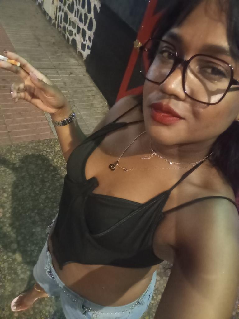 641986631: Chica busca chico en Madrid