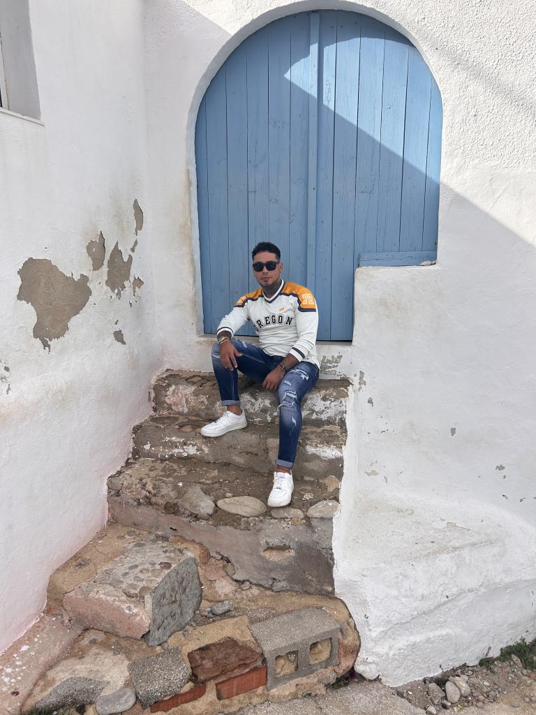 672588241: Chico busca chica en Sevilla