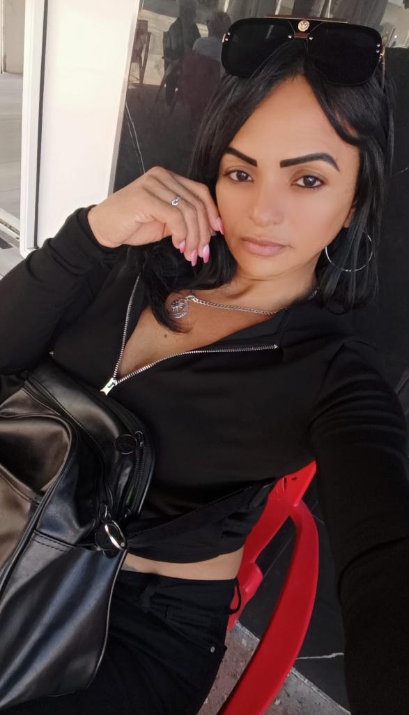 613832742: Travesti en Gerona