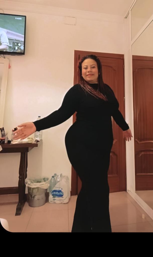 742095471: Chica busca chico en Sevilla