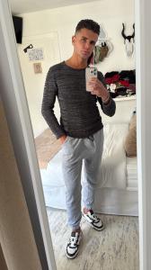 667620982: Chico busca chica en Barcelona