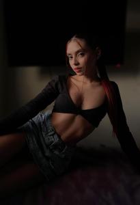 672535880: Chica busca chico en Navarra