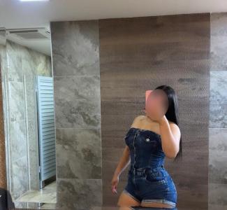 613737559: Chica busca chico en Navarra