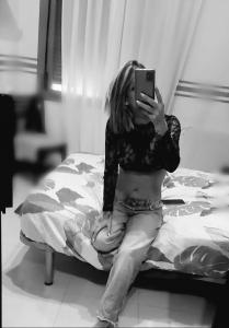 632956958: Chica busca chico en Barcelona