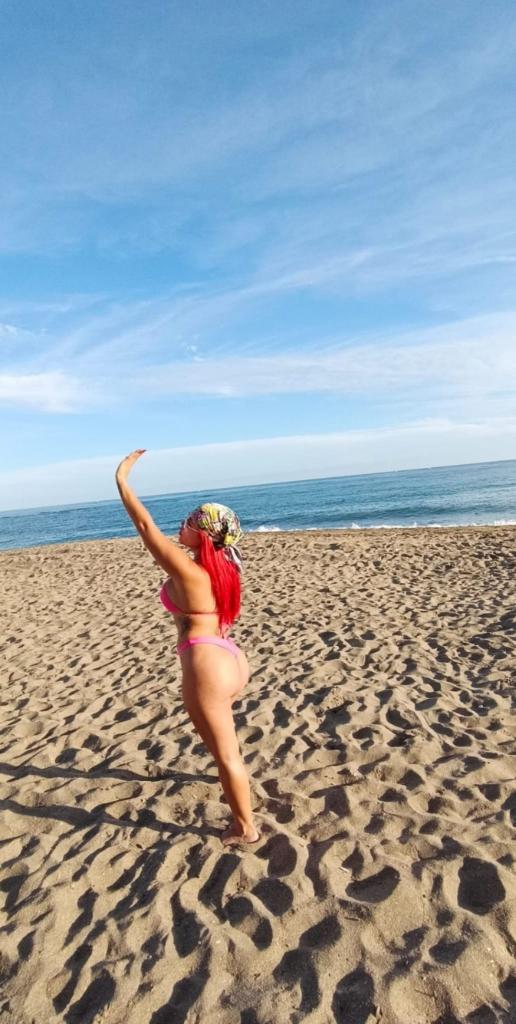 644156246: Chica busca chico en Barcelona