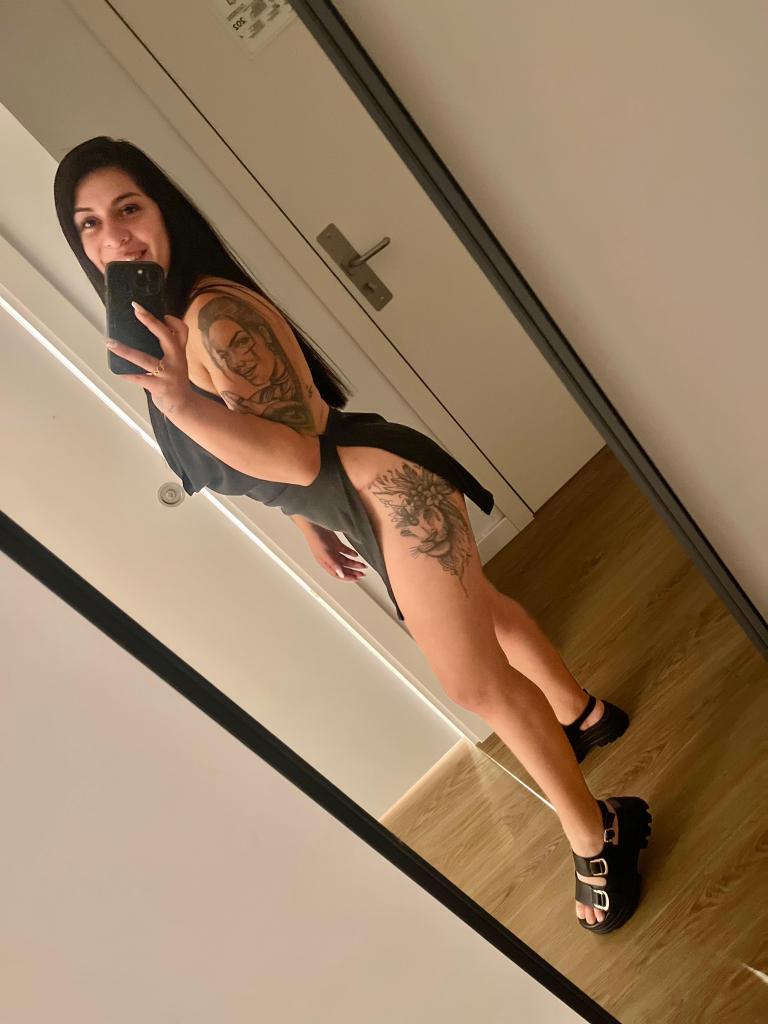 631565867: Chica busca chico en Barcelona