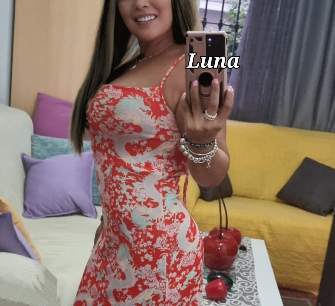 605656619: Chica busca chico en Sevilla