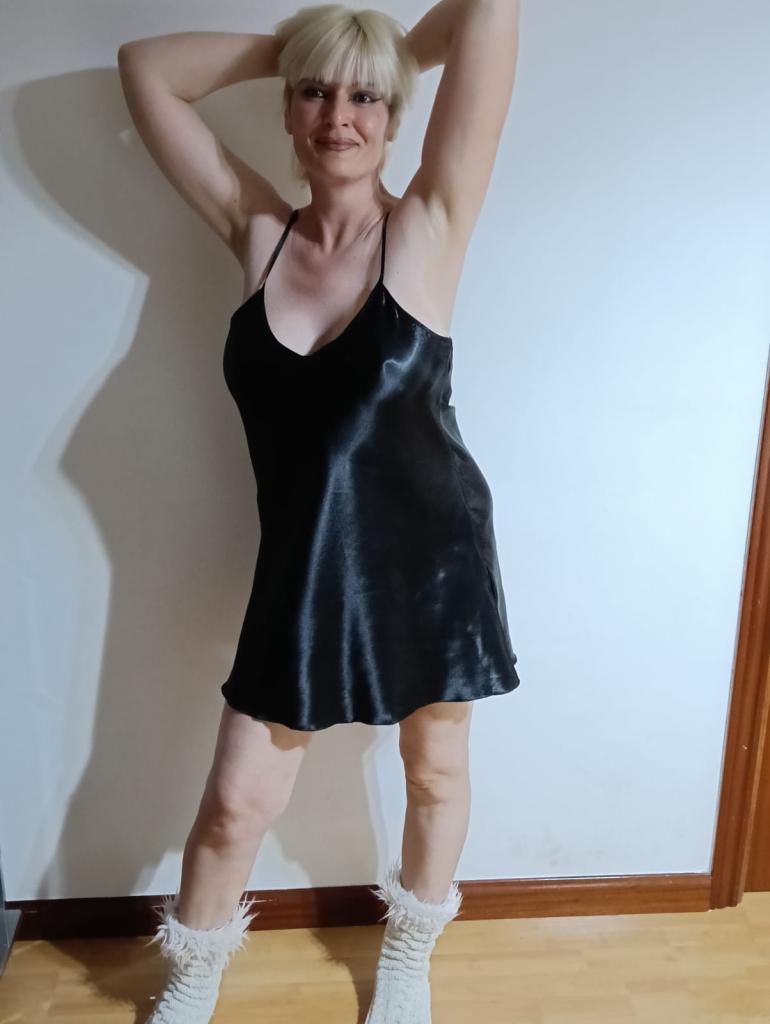 617054337: Chica busca chico en Madrid