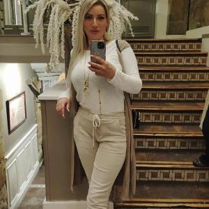 603918427: Chica busca chico en Navarra