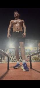 627730526: Chico busca chica en Barcelona