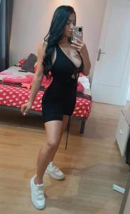 647954833: Chica busca chico en Barcelona