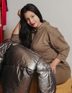 614438827: Chica busca chico en Gerona