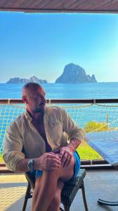 Chico busca chica en Ibiza: 