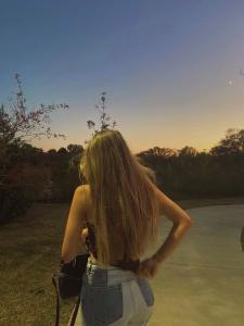 631354175: Chica busca chico en Lugo