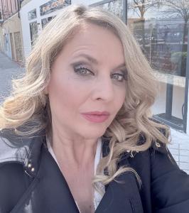 608460119: Chica busca chico en Madrid