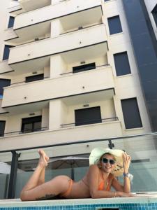 666046309: Chica busca chico en Madrid