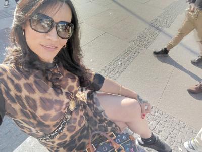613584707: Chica busca chico en Barcelona