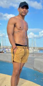 604242546: Chico busca chica en Barcelona