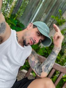 Chico busca chica en Valencia: 