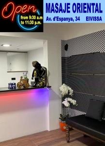 Chica busca chico en Ibiza: 