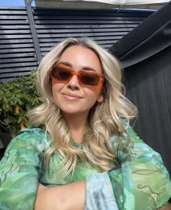 722146543: Chica busca chico en Granada