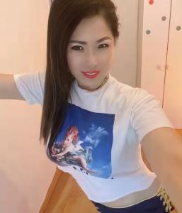 605441899: Chica busca chico en Sevilla