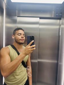 664885910: Chico busca chica en Madrid