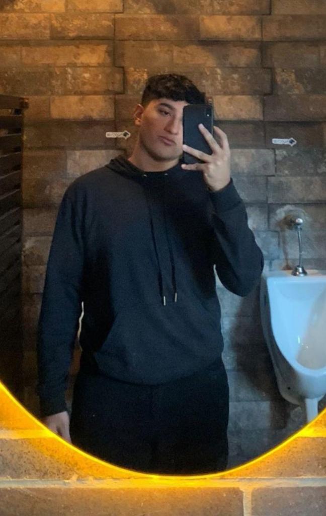 614634381: Chico busca chica en La Coruña