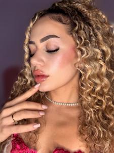 663147482: Chica busca chico en Málaga