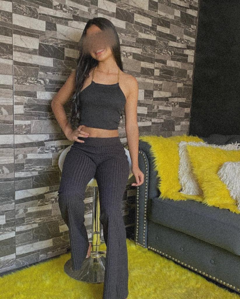 602369233: Chica busca chico en Lérida