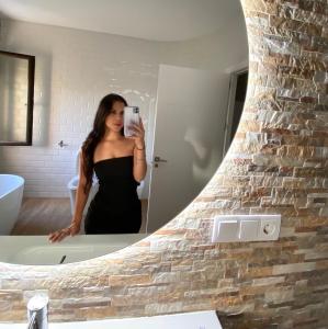 611340539: Chica busca chico en Madrid