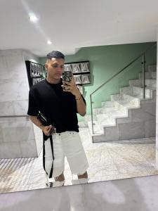 613856352: Chico busca chica en La Coruña