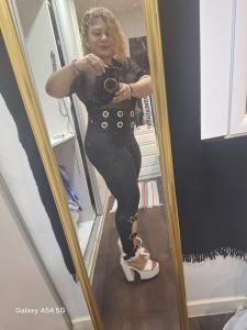 628755138: Chica busca chico en Madrid