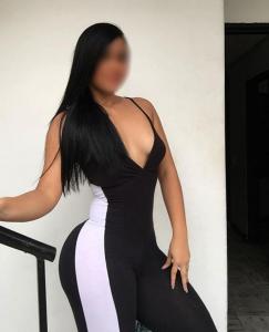 613903885: Chica busca chico en Madrid