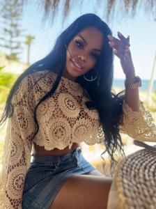 617560384: Chica busca chico en Málaga