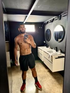 Chico busca chica en Huelva: 