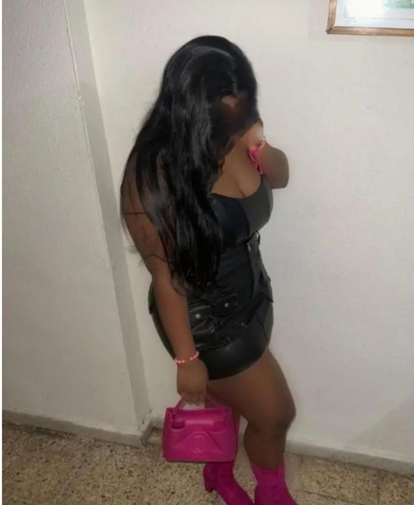 Chica busca chico en Almería: 