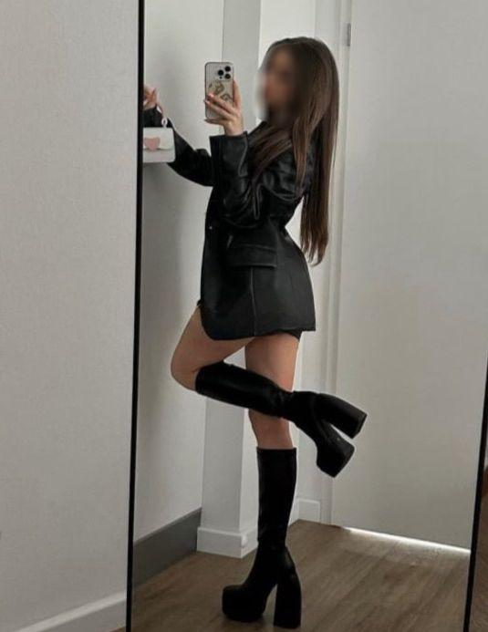 614305338: Chica busca chico en Mallorca